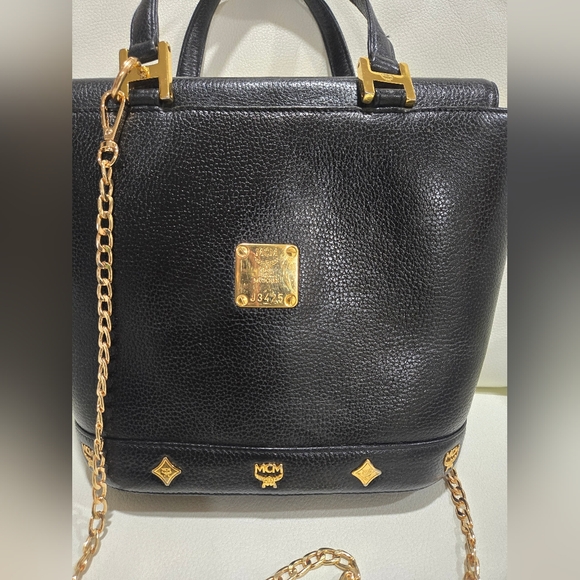 MCM BLACK LEATHER TOTE/HAND BAG-AUTHENTIC - Picture 2 of 8